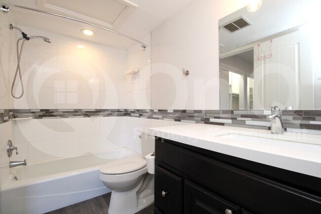 Building Photo - 1550 N Stapley Dr