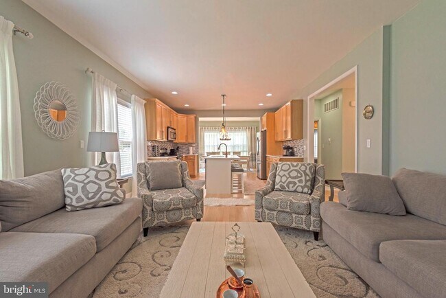 Building Photo - 18959 Gold Finch Cove