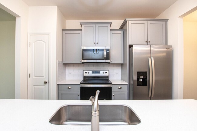 Building Photo - 2 Bedroom Townhome - HWY 601 AVAILABLE MARCH 2026