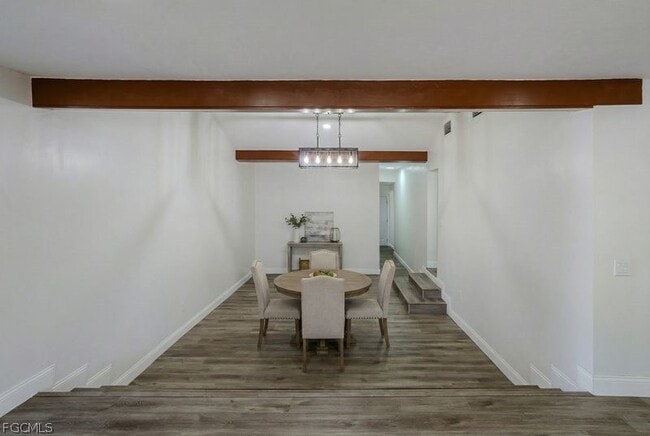 Building Photo - 599 Carolina Ave