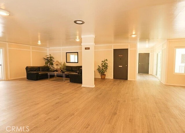 Building Photo - 5412 Lindley Ave