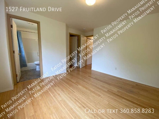 Building Photo - 1527 Fruitland Dr