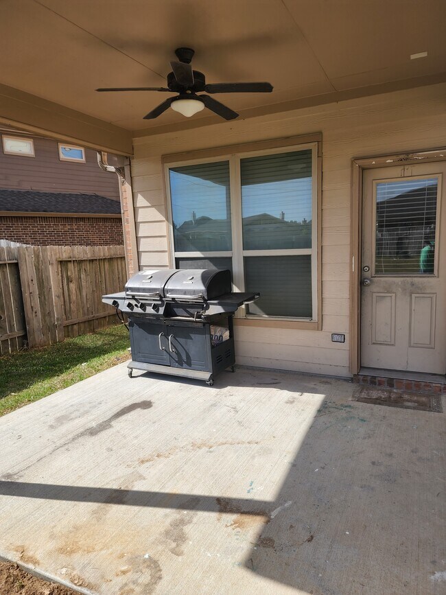 Building Photo - 25619 Anvil Iron Ln