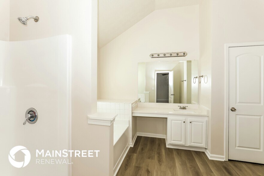 Building Photo - 7471 Garnet Dr