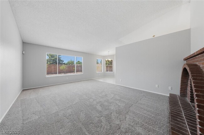 Building Photo - 735 Stonecliff Way