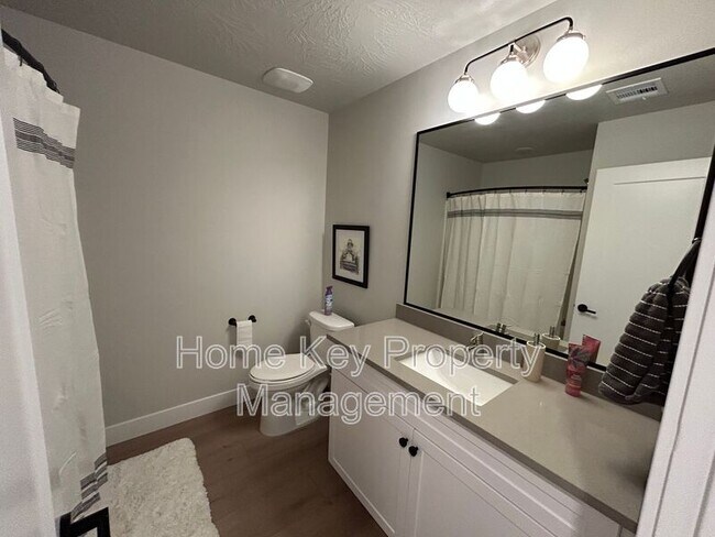 Building Photo - 3954 Razor Dr
