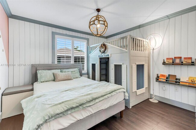 Building Photo - 16437 SW 28th St