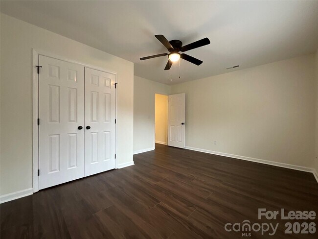 Building Photo - 11431 Howell Center Dr