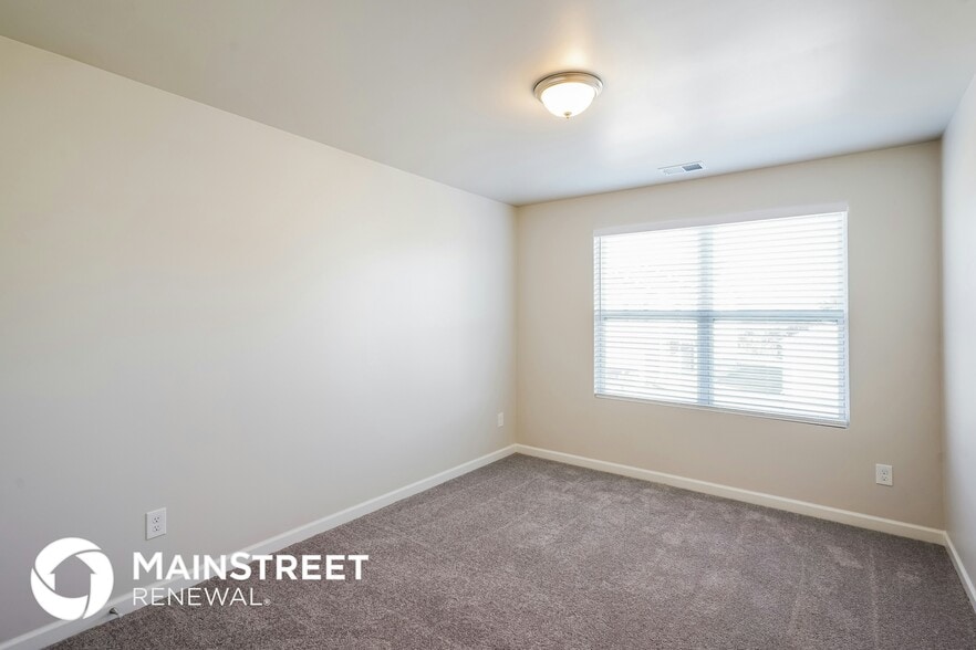 Building Photo - 1080 Pepper Stone Dr