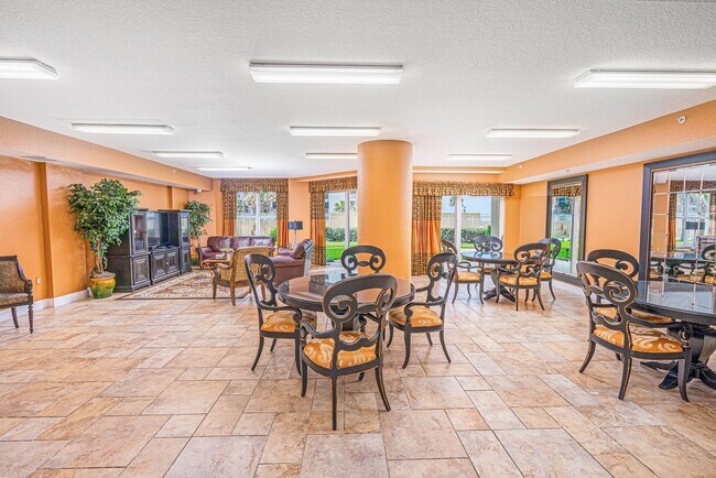 Building Photo - Furnished Condo in Daytona Beach Shores