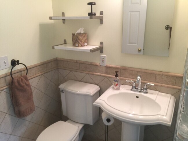 Building Photo - 18 Marvin Alley