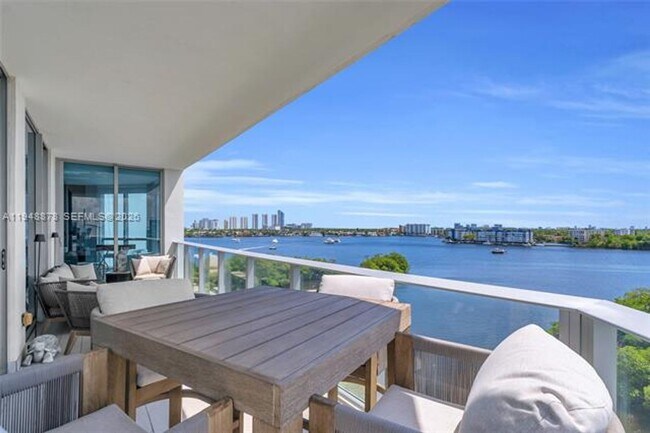 Building Photo - 17111 Biscayne Blvd