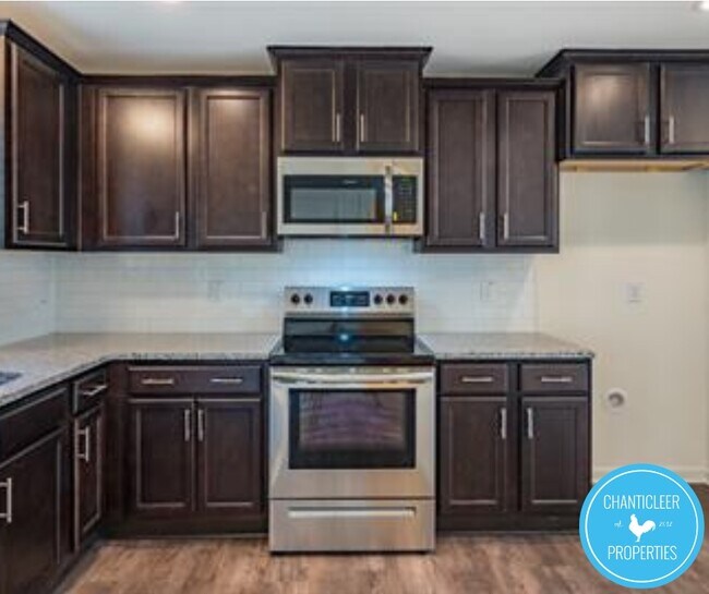 Building Photo - 10 Rochambeau Ct