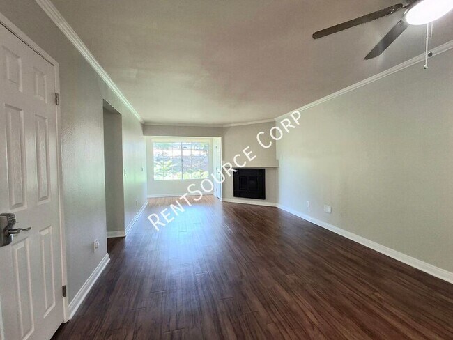 Building Photo - 5525 Canoga Ave