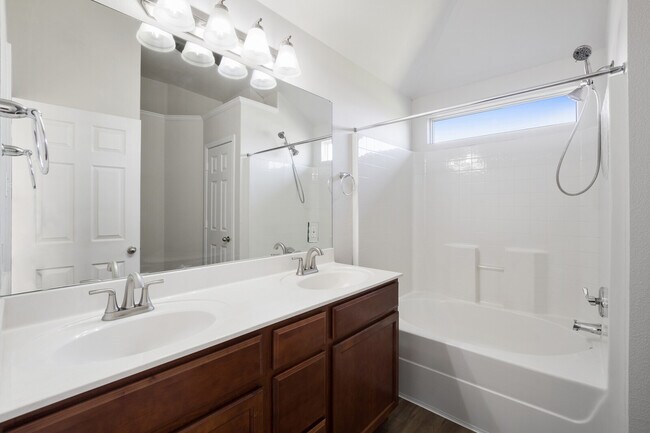 Building Photo - 7722 Bridgepointe Dr