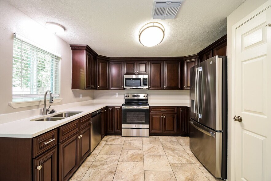 Building Photo - 12230 Villa Lea Ln