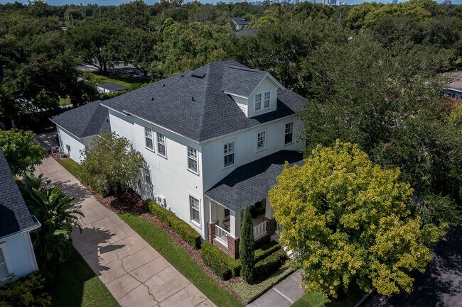 Building Photo - Baldwin Park Beauty! 3 bed/2.5 bath Pool H...