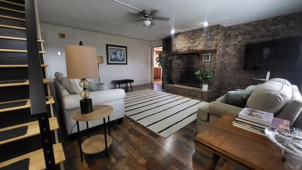 Building Photo - 1444 Ben T Johns Rd