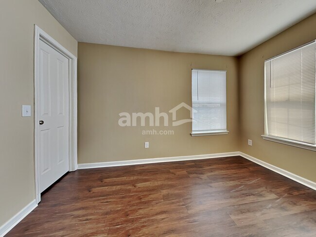 Building Photo - 1559 Lavender Ln