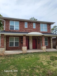 Building Photo - Sooner Cottage (2)