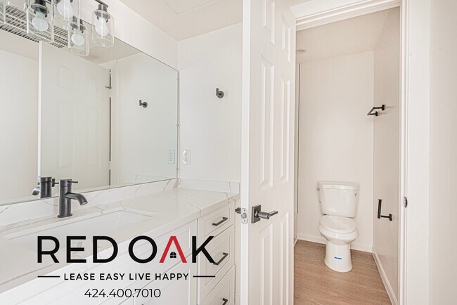 Building Photo - Outstanding One Bedroom with Large Windows...