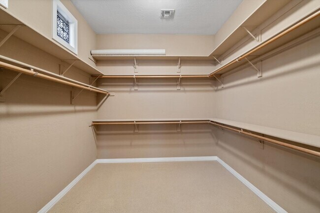 Building Photo - 4136 E Pullman Rd