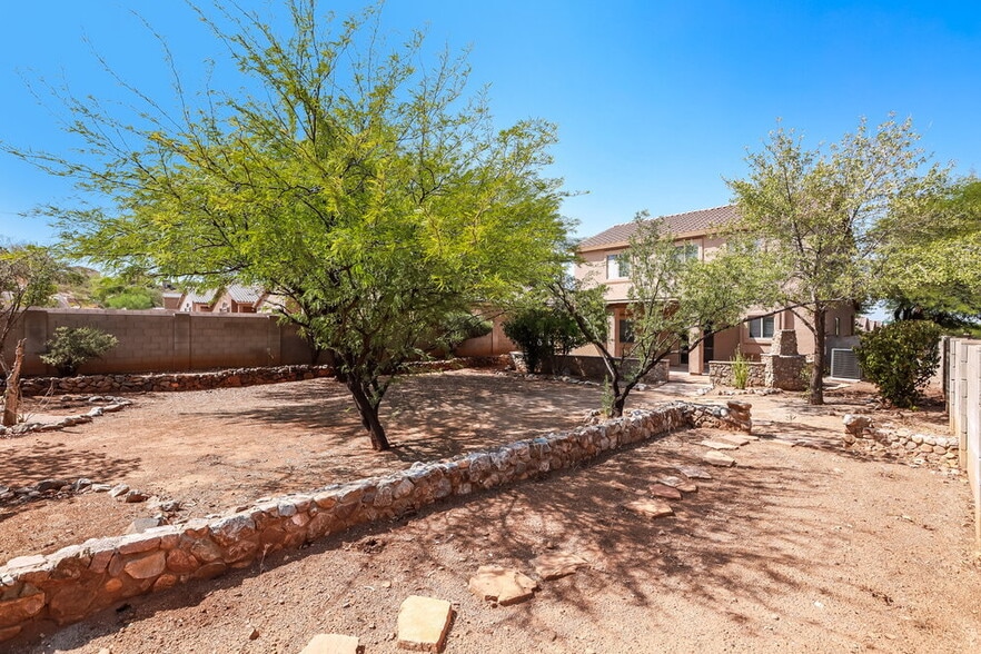 Building Photo - 39371 Cinch Strap Pl