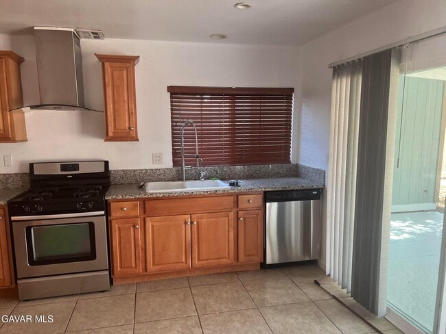 Building Photo - 42901 Alep St