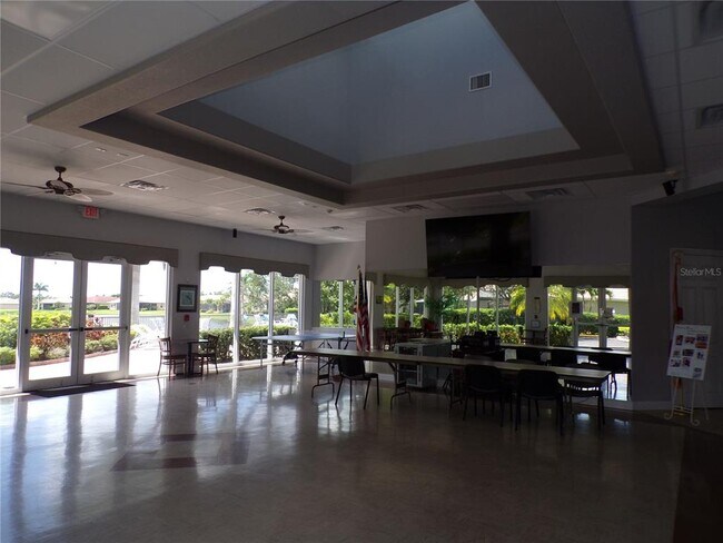 Building Photo - 6200 Falcon Lair Dr