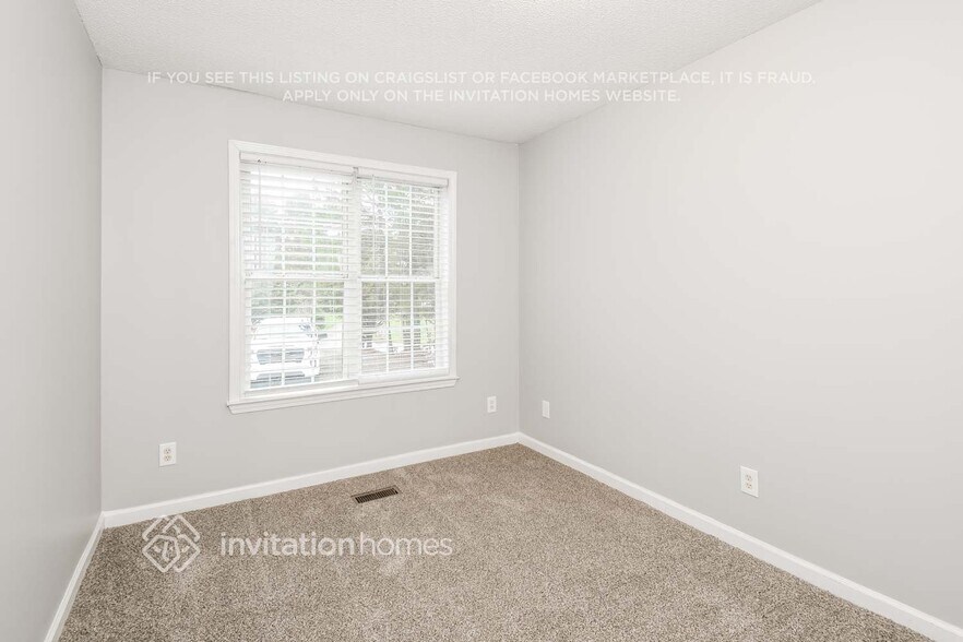 Building Photo - 102 Hillcrest Dr