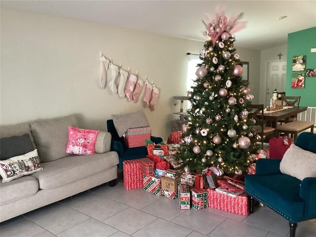 Building Photo - 260 Pershing St