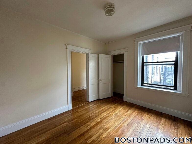 Building Photo - 1144 Commonwealth Ave