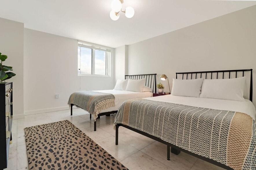 Building Photo - 7939 East Dr