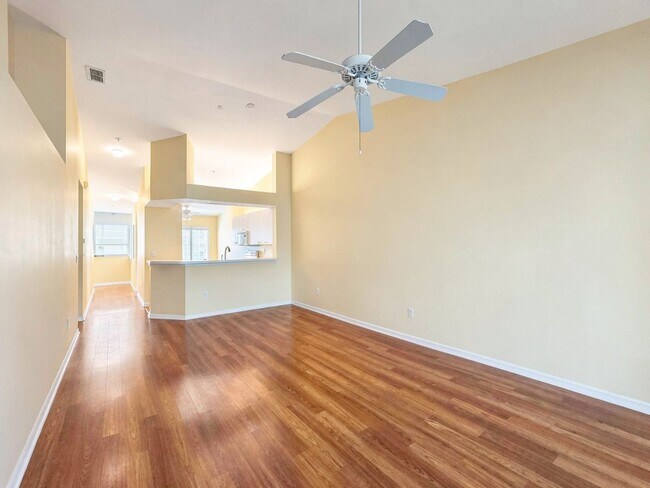 Building Photo - North Naples Condo for Rent- 2 Bedroom in Piper's Grove
