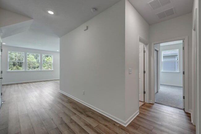 Building Photo - 115 Gourd Is Wy