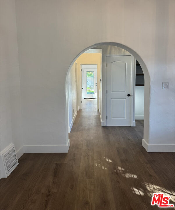 Building Photo - 2715 W 43rd St