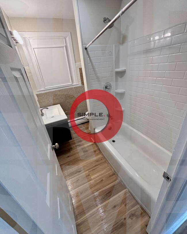 Building Photo - 343 Chestnut St