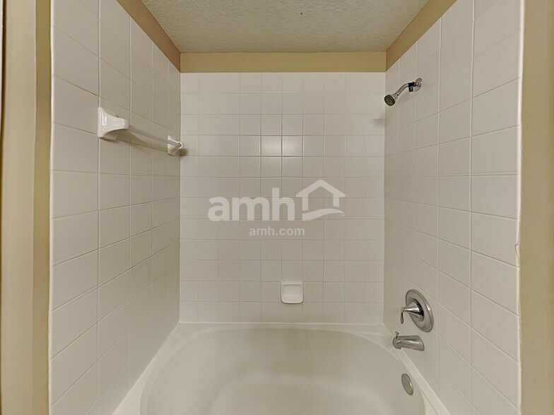 Building Photo - 8125 Alamosa Wood Ave