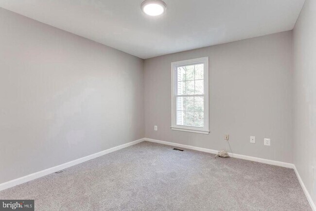 Building Photo - 304 Crescendo Way