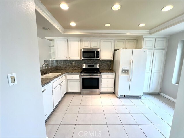 Building Photo - 15 Creekwood