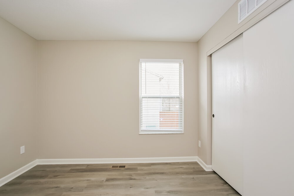 Building Photo - 445 Oak Meadow Dr