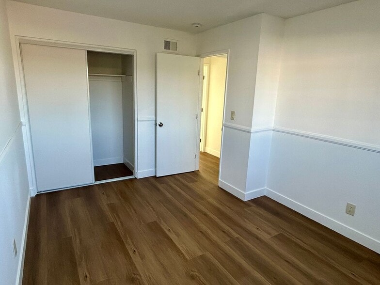 Building Photo - 6340 Orange Ave