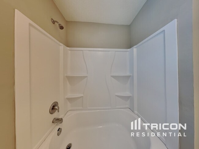 Building Photo - 10260 Old Dixie Hwy