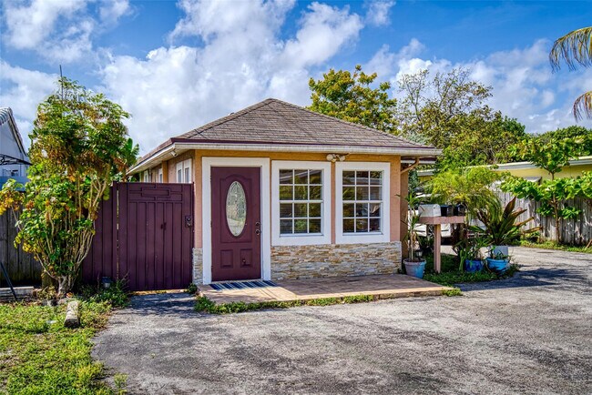 Building Photo - 2508 Arthur St