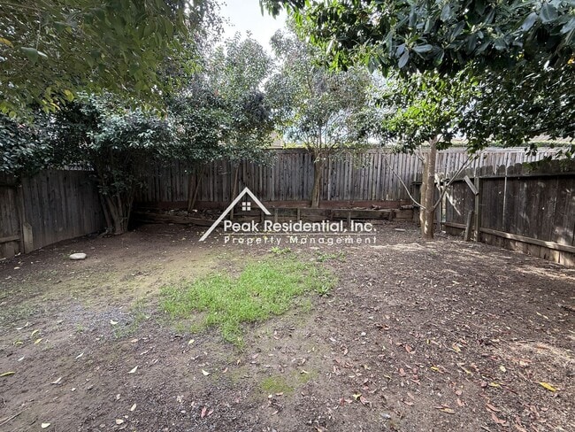 Building Photo - Wonderful 2bd/2ba Fair Oaks Duplex with Garage