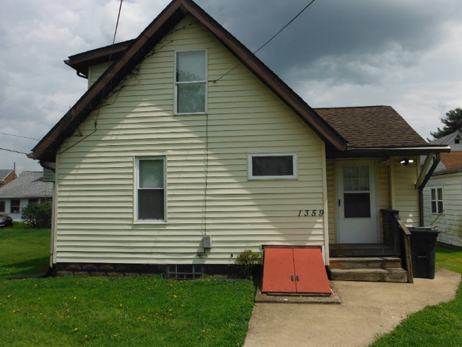 Primary Photo - 1359 Scoville Ave SW