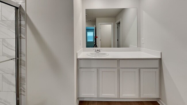 Building Photo - A Very Stunning and Spacious 4 Bedroom 2 Bath Home in Putnam City Schools