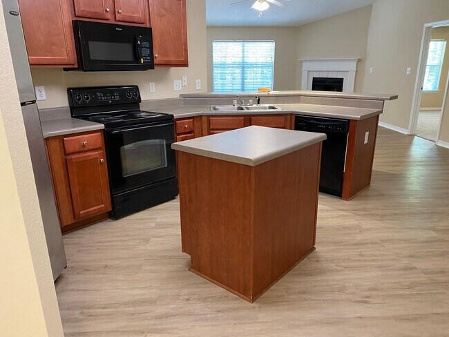 Building Photo - 11815 Balsam Ct