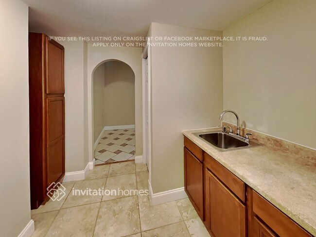 Building Photo - 117 Chickory Ln