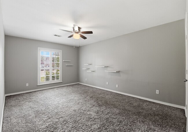 Building Photo - 7215 Ridge Oak Dr